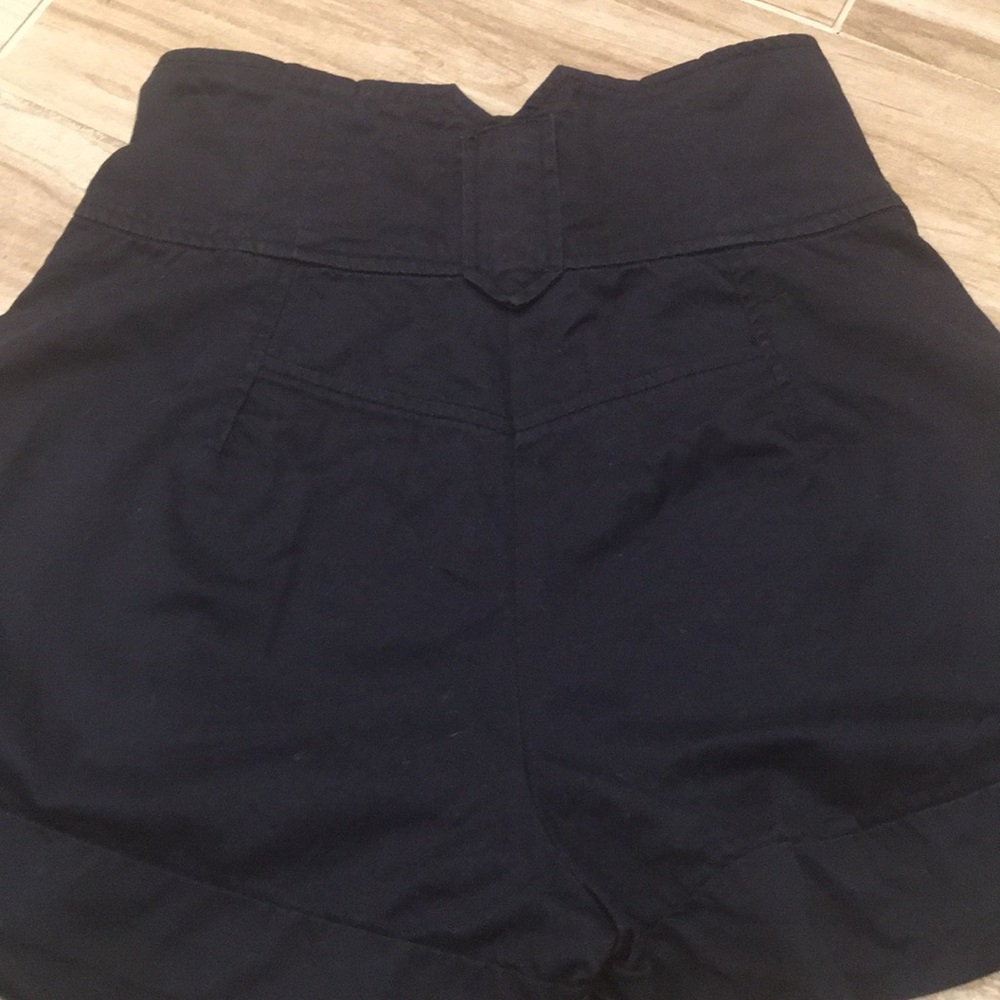 ✨ French Connection High Waisted Navy Shorts ✨ - Picture 7 of 8
